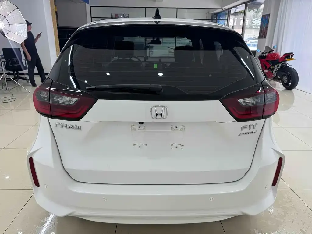 Honda Fit — фото 5