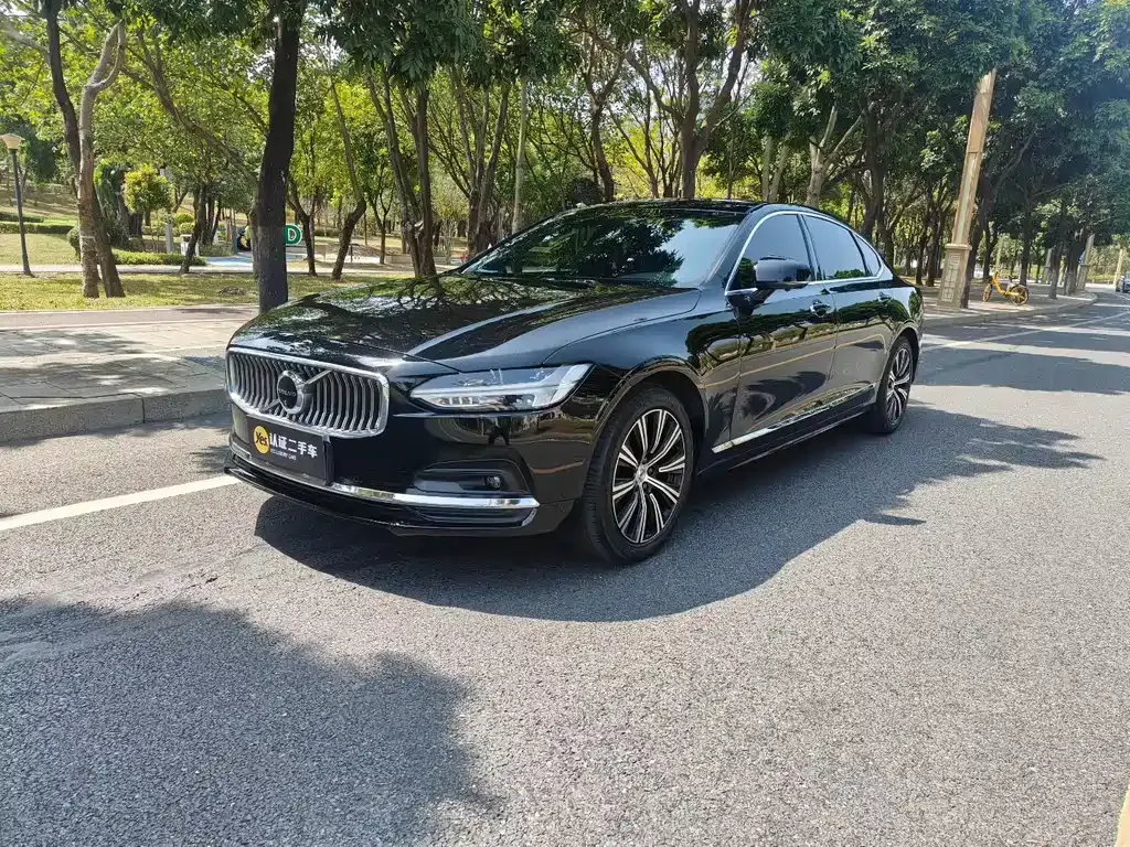 Volvo S90 — фото 1
