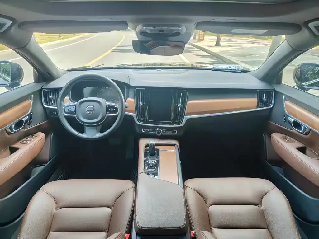 Volvo S90 — фото 3