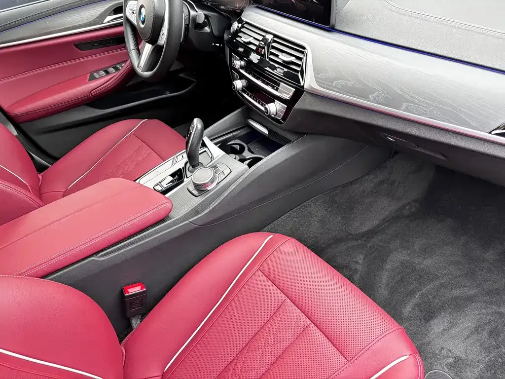 BMW 5 Series — фото 10