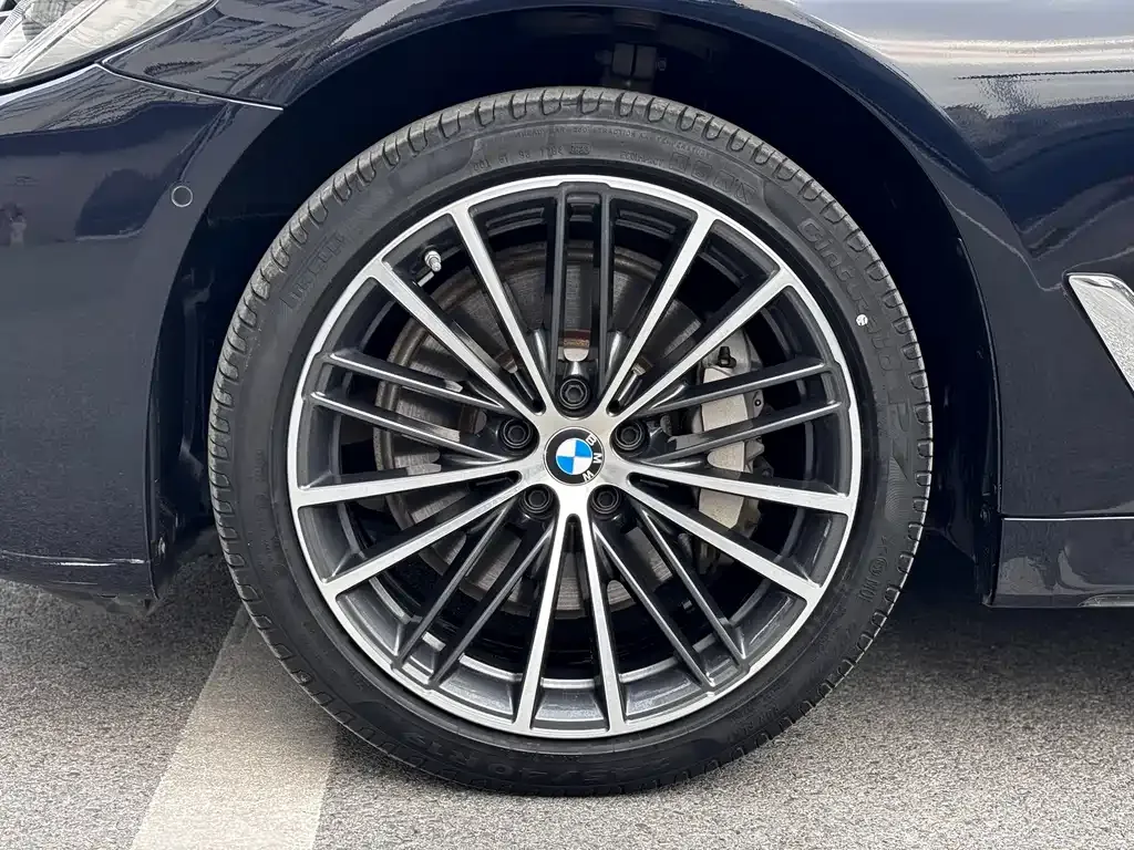 BMW 5 Series — фото 3