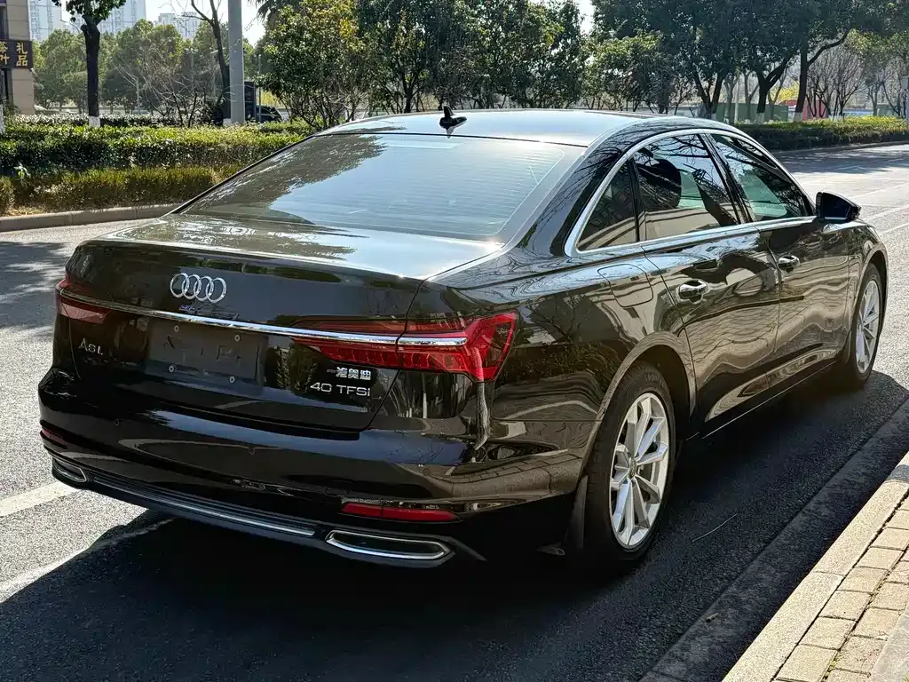 Audi A6L — фото 9
