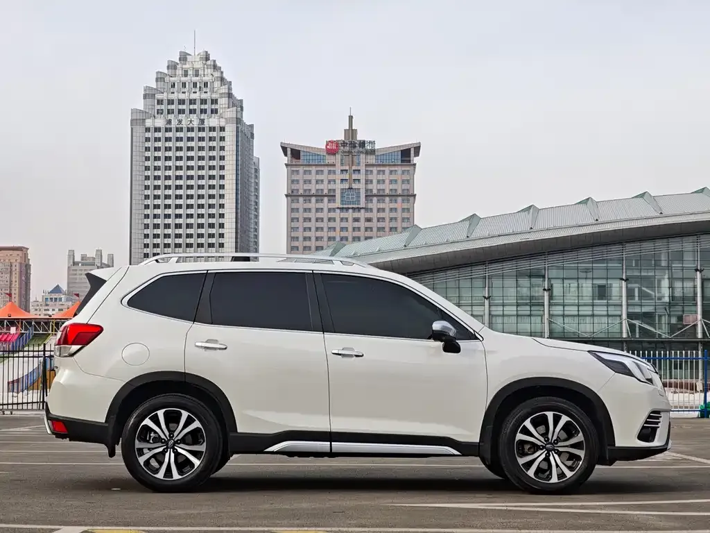 Subaru Forester — фото 2