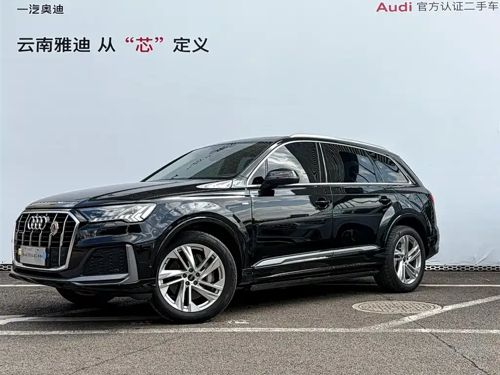 Audi Q7 — фото 1