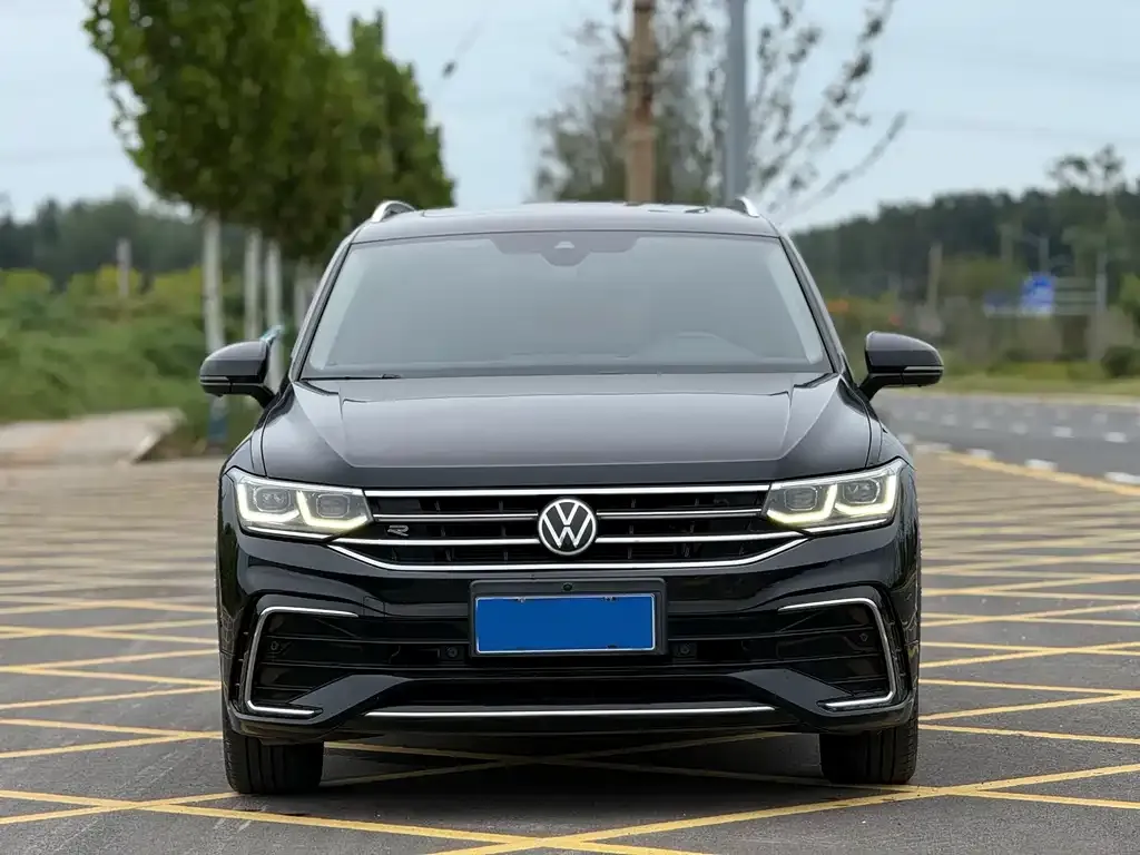 Volkswagen Tiguan L — фото 5