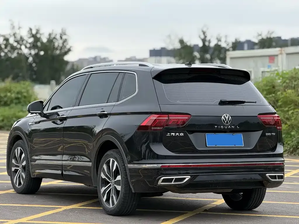 Volkswagen Tiguan L — фото 8