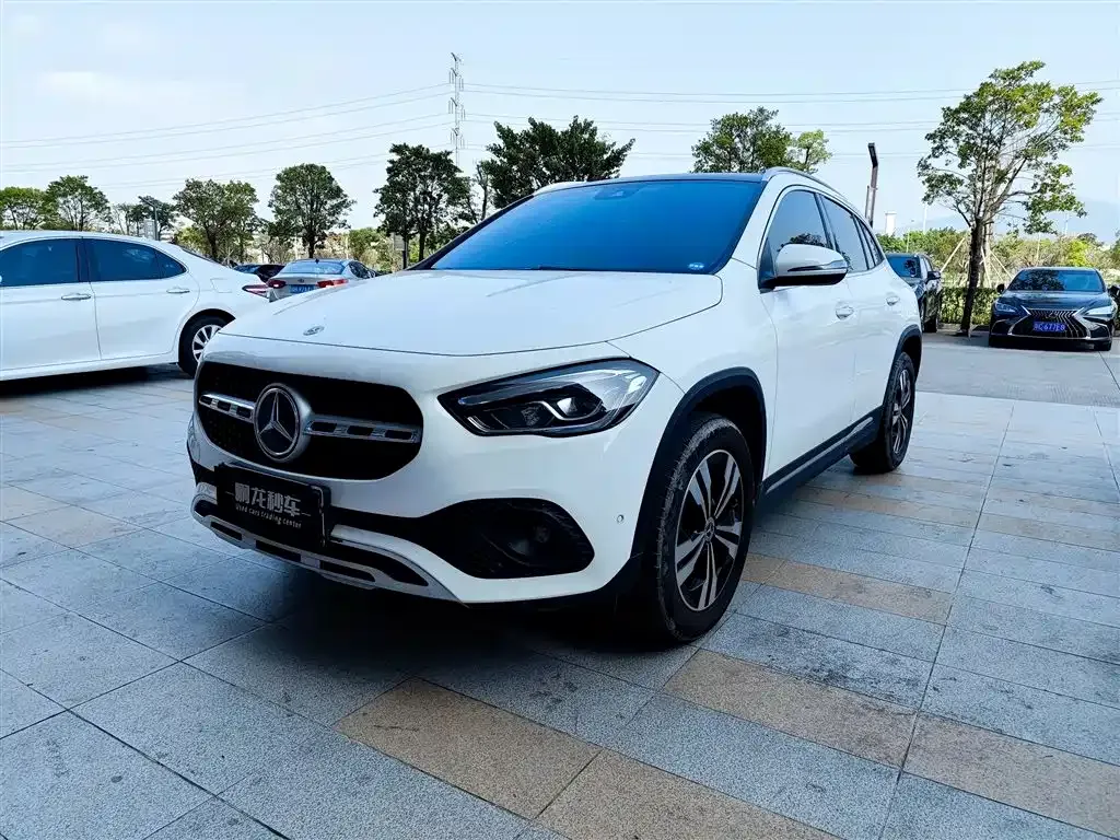 Mercedes-Benz GLA — фото 1