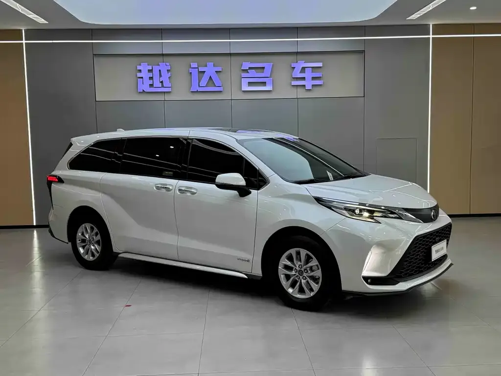 Toyota Granvia — фото 9