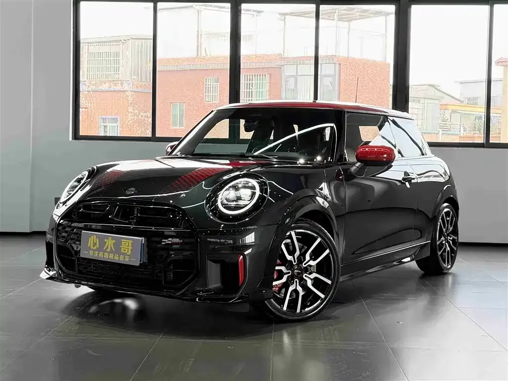 MINI JCW (John Cooper Works) — фото 1