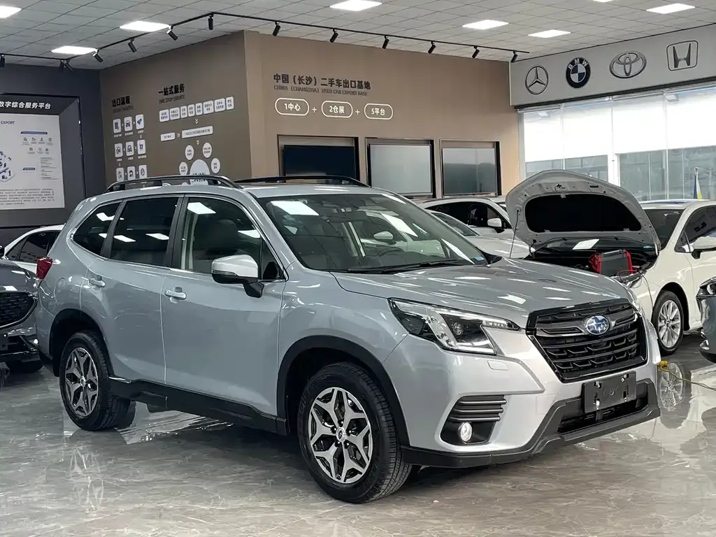 Subaru Forester — фото 9