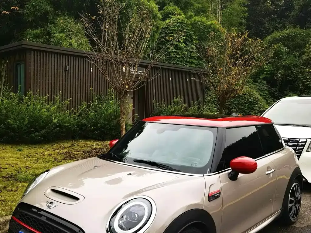 MINI JCW (John Cooper Works) — фото 1