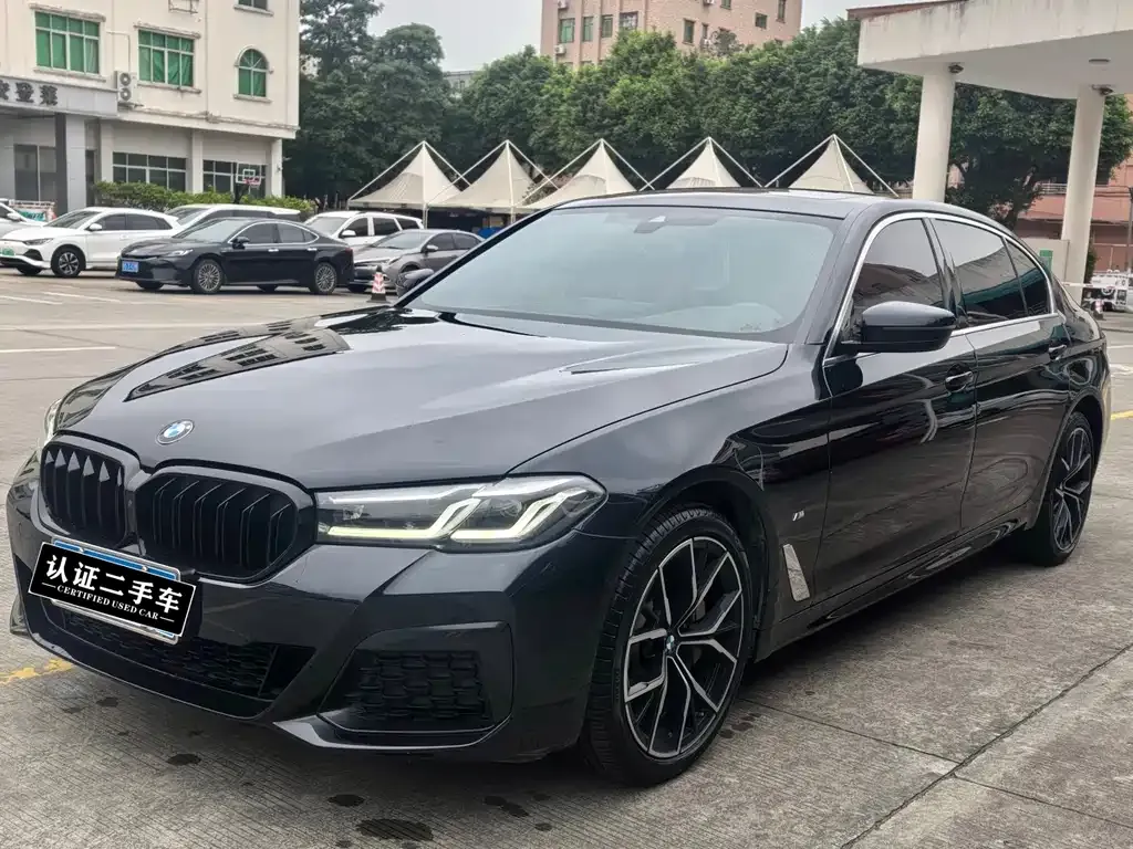 BMW 5 Series — фото 1