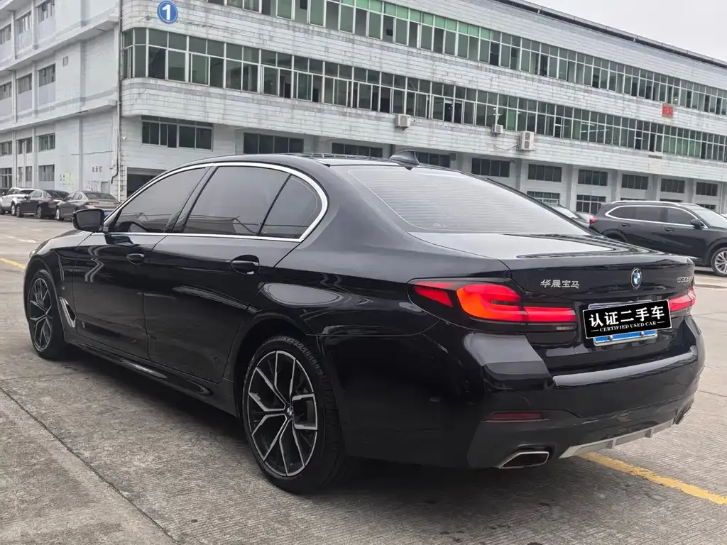 BMW 5 Series — фото 9