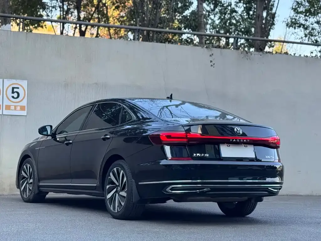 Volkswagen Passat — фото 5