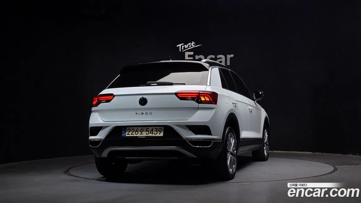 Volkswagen T-Roc — фото 7