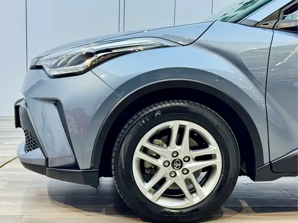 Toyota C-HR — фото 7