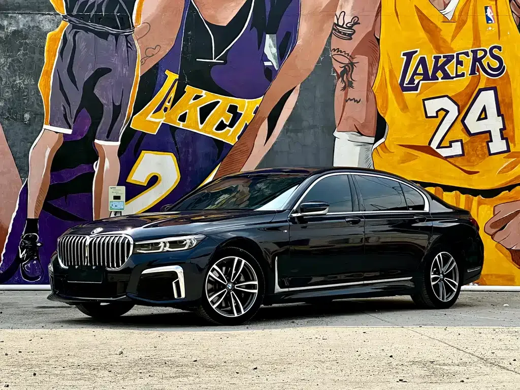 BMW 7 Series — фото 1