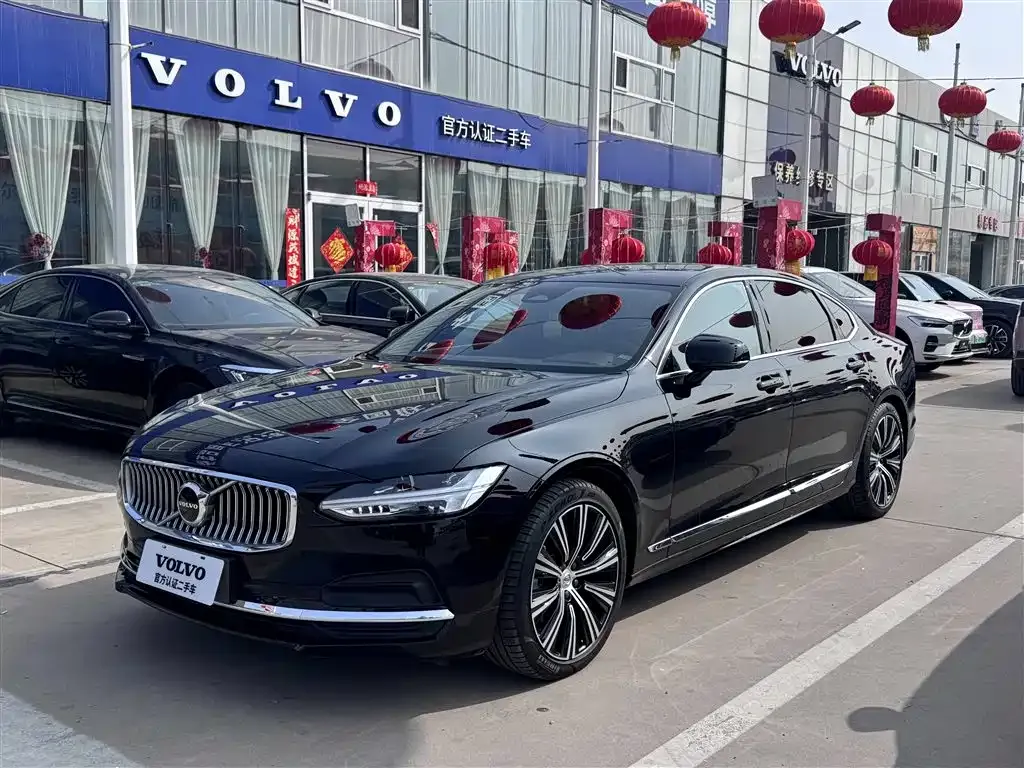 Volvo S90 — фото 1