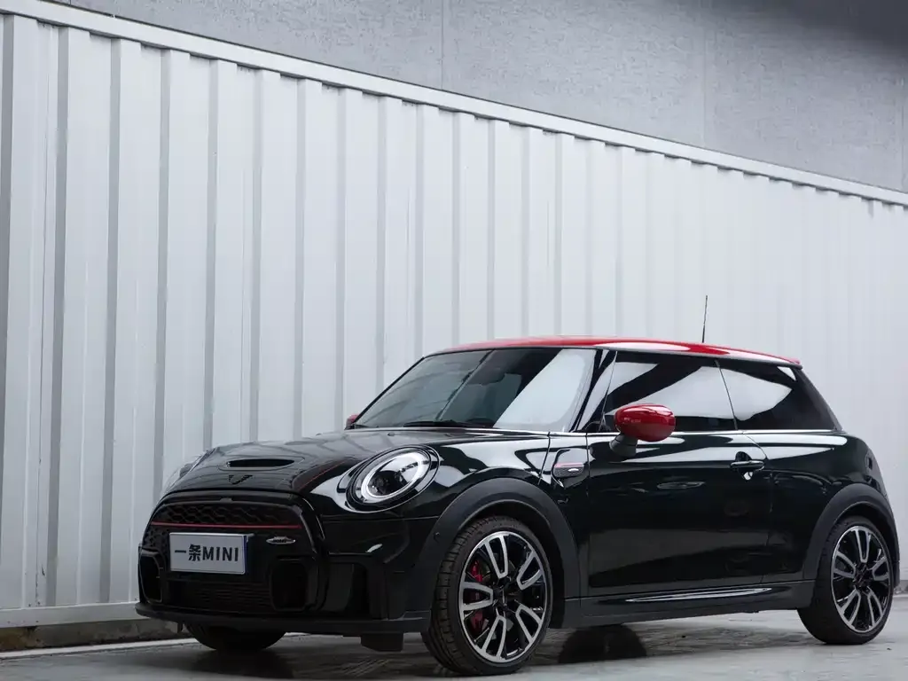 MINI JCW (John Cooper Works) — фото 1