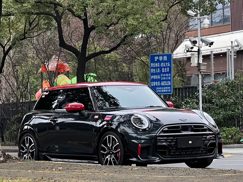MINI JCW Electric — фото 4
