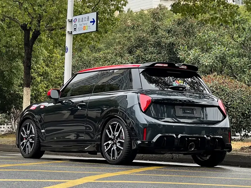 MINI JCW Electric — фото 9