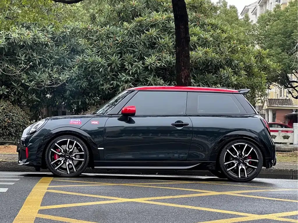 MINI JCW Electric — фото 8