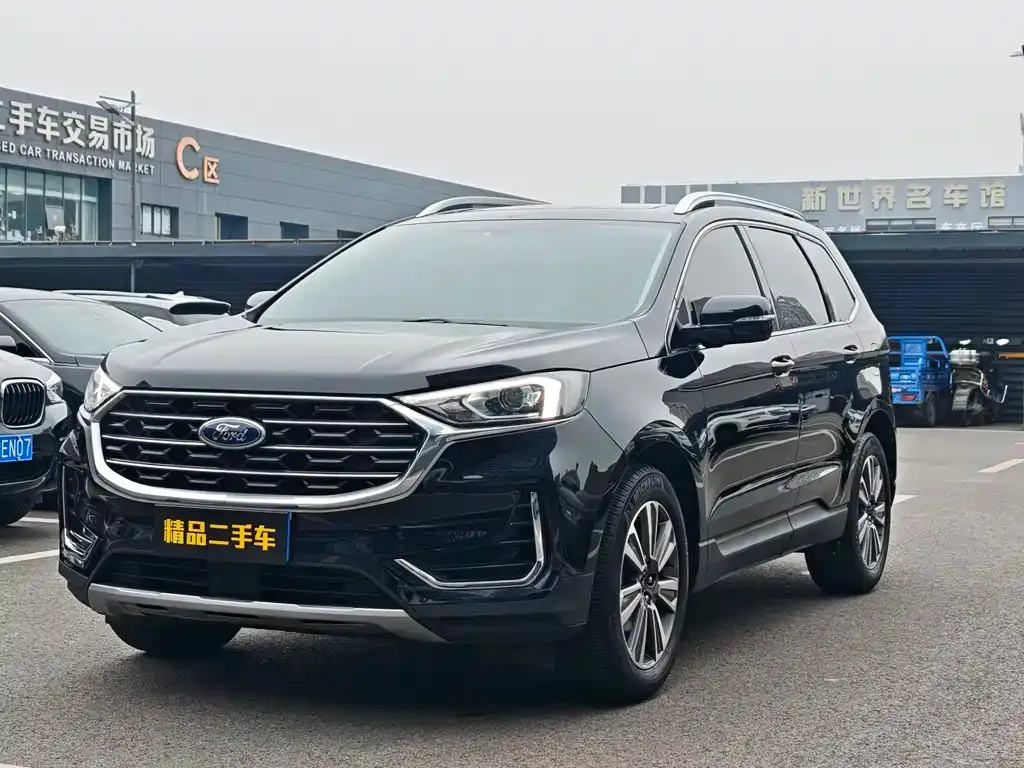 Ford Edge — фото 1