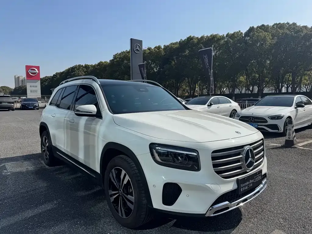 Mercedes-Benz GLB — фото 2