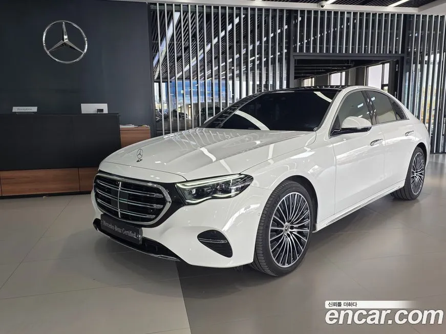 Mercedes-Benz E-Class — фото 1