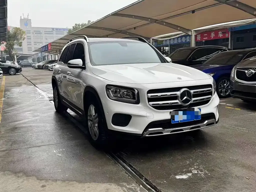 Mercedes-Benz GLB — фото 1