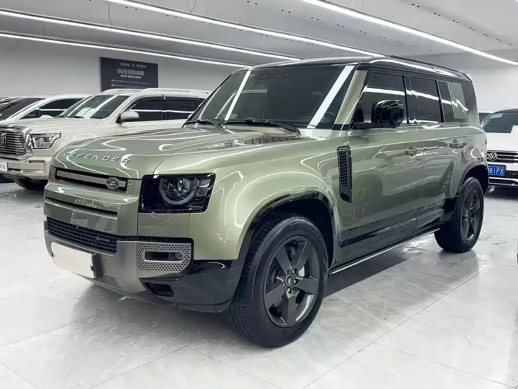 Land Rover Defender — фото 1