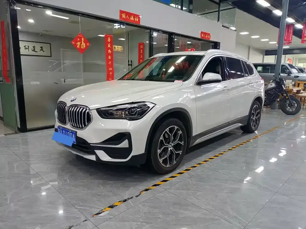BMW X1 — фото 1