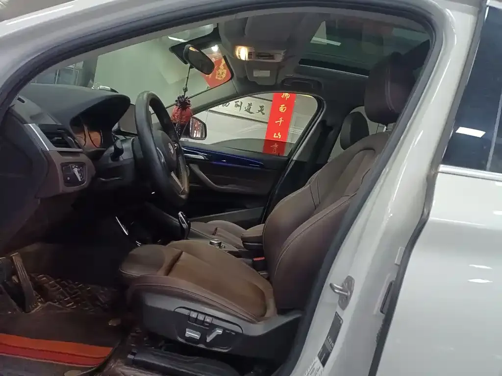 BMW X1 — фото 5