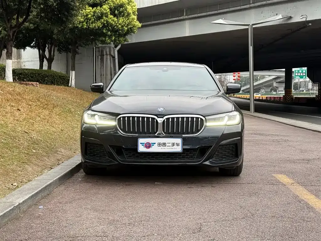 BMW 5 Series — фото 9