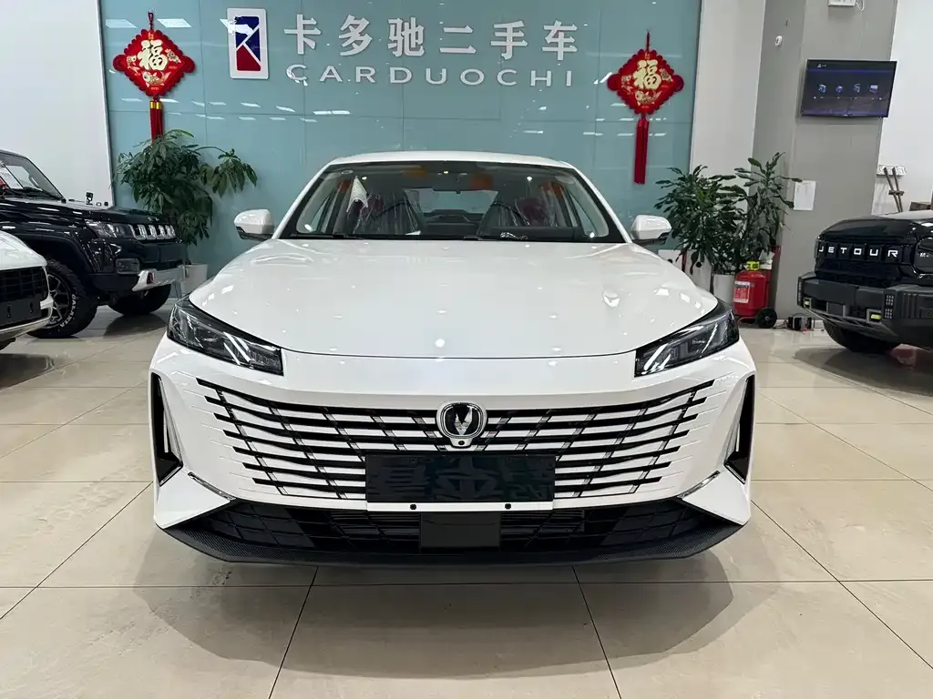 Changan Eado — фото 10