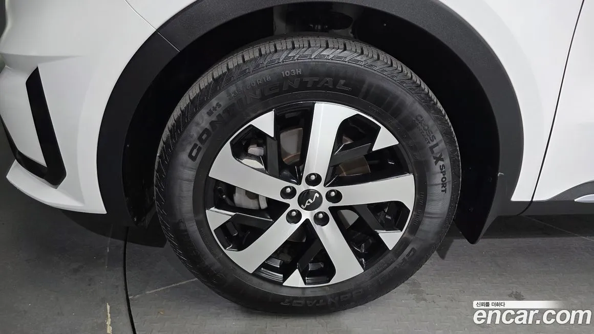 Kia Sorento — фото 6