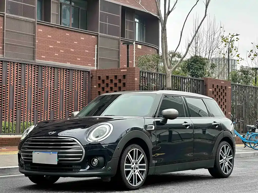 MINI Clubman — фото 1