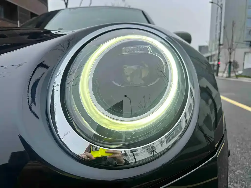 MINI Clubman — фото 2