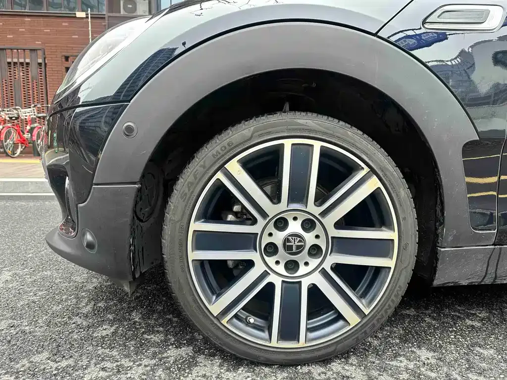 MINI Clubman — фото 10