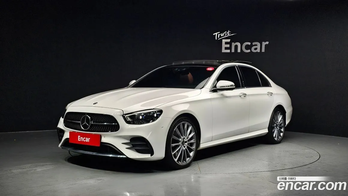 Mercedes-Benz E-Class — фото 1