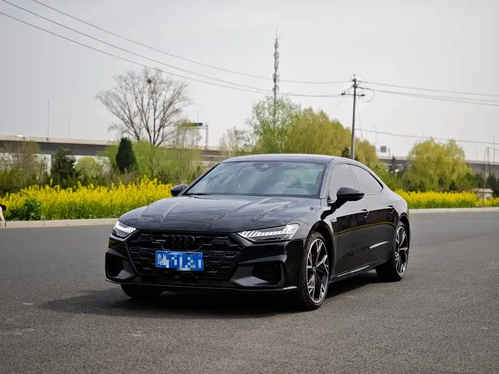Audi A7L — фото 1