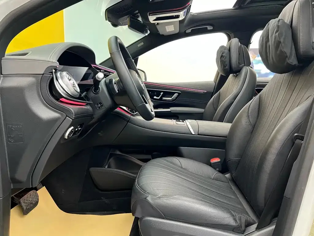 Mercedes-Benz EQS SUV — фото 7