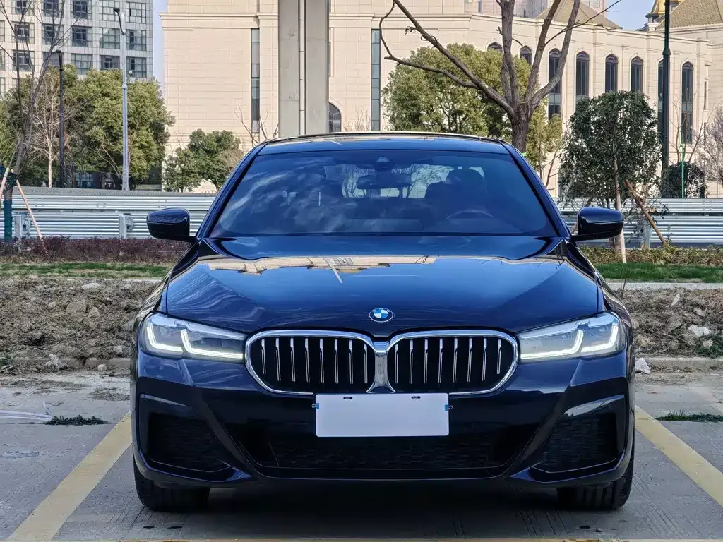 BMW 5 Series — фото 10