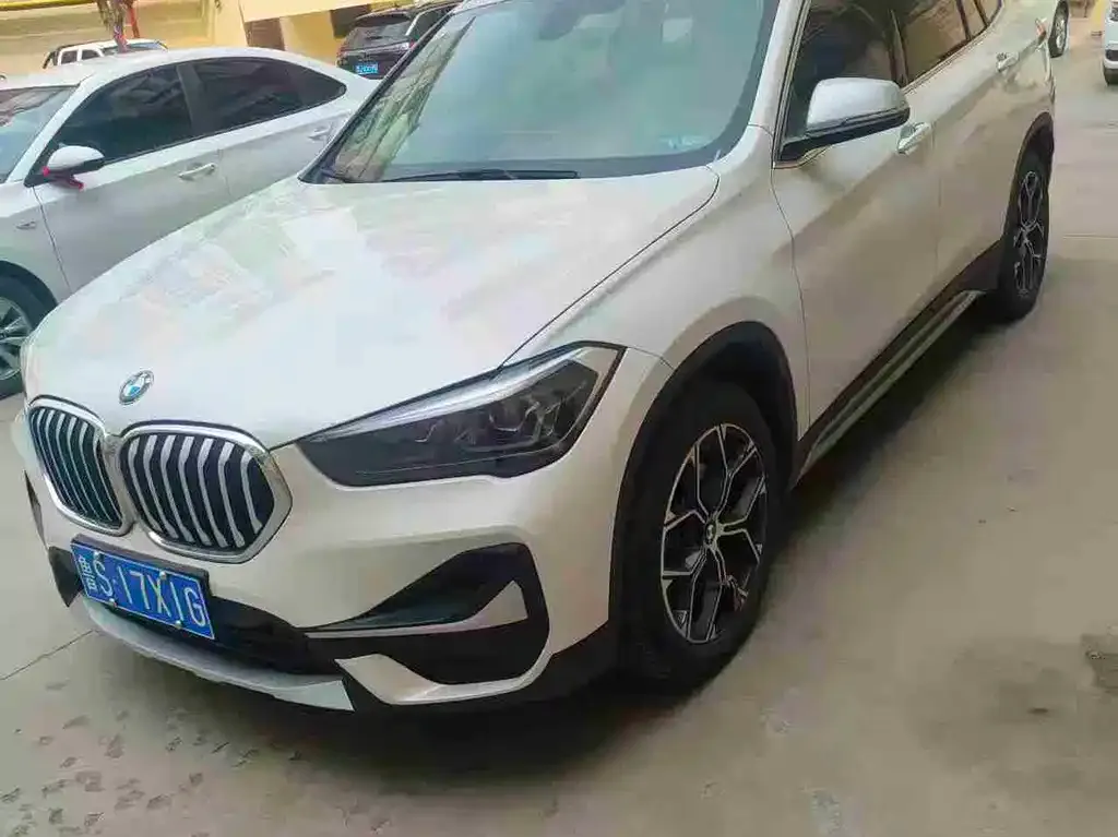 BMW X1 — фото 1