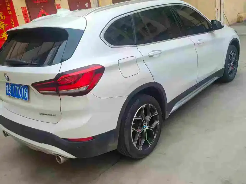 BMW X1 — фото 8