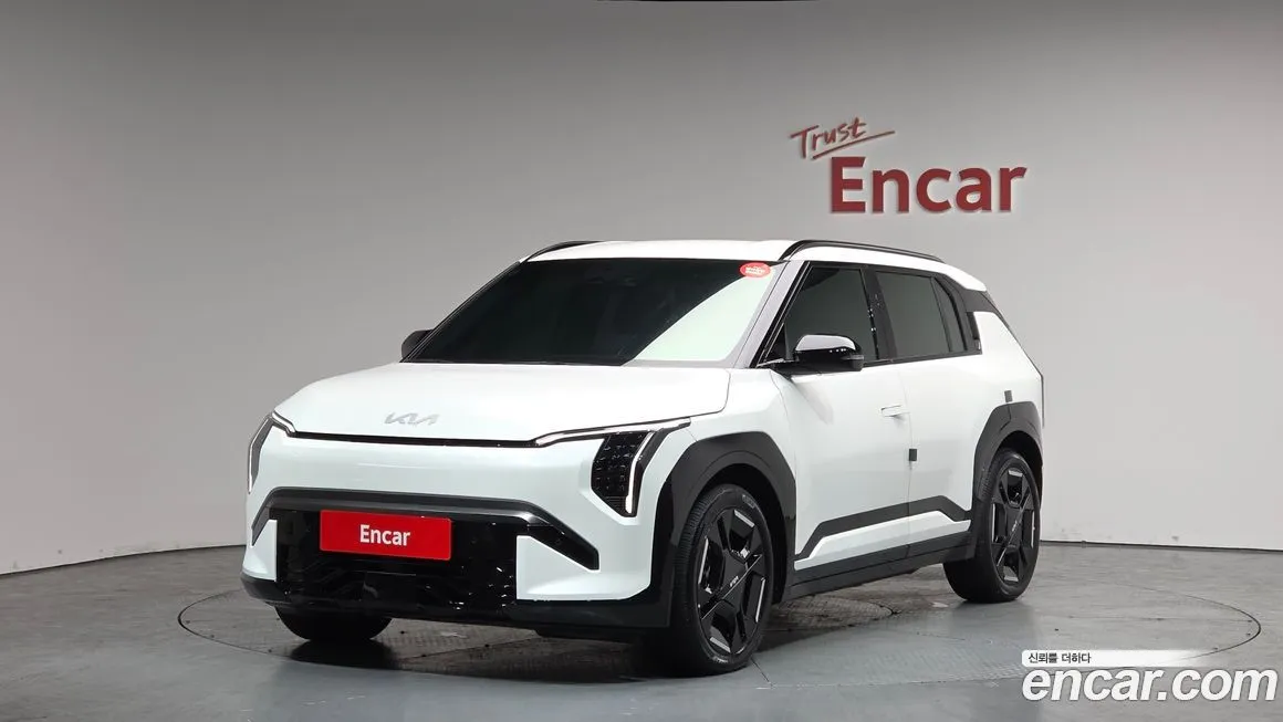 Kia EV3 — фото 1