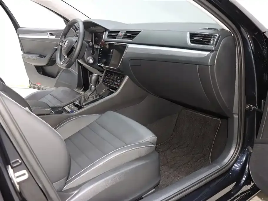 Skoda Superb — фото 5