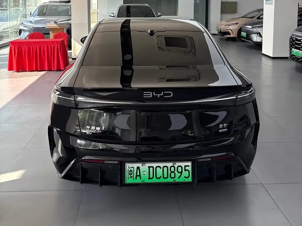 BYD Seal — фото 2