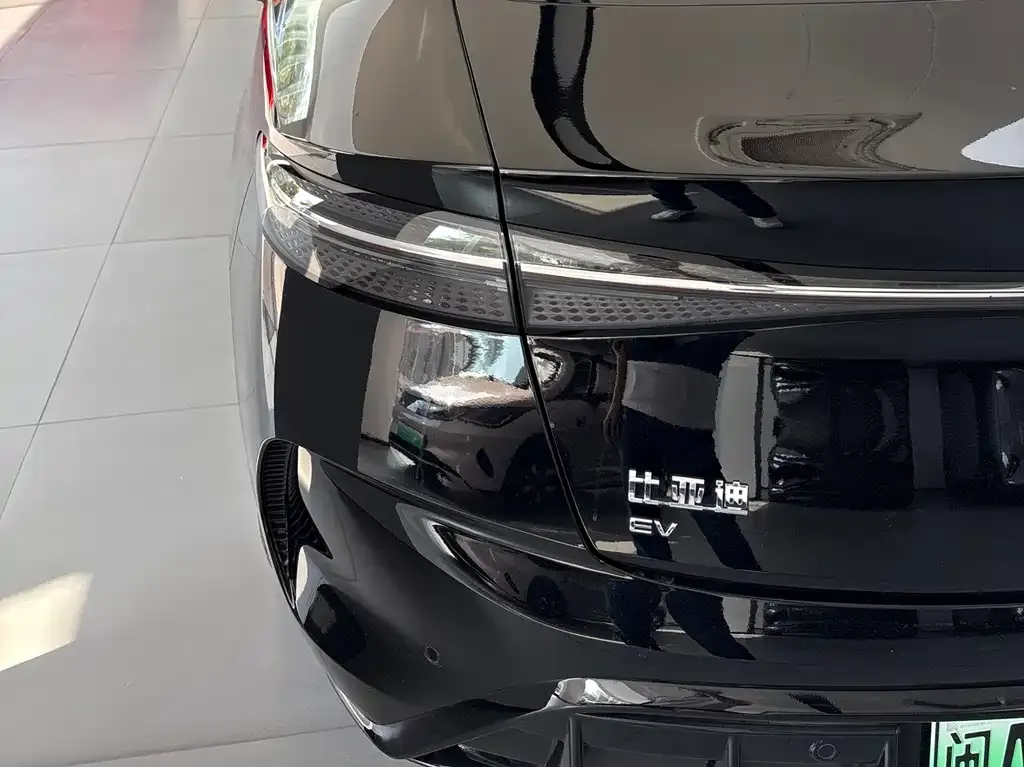 BYD Seal — фото 3