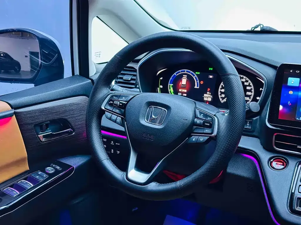 Honda Odyssey — фото 10
